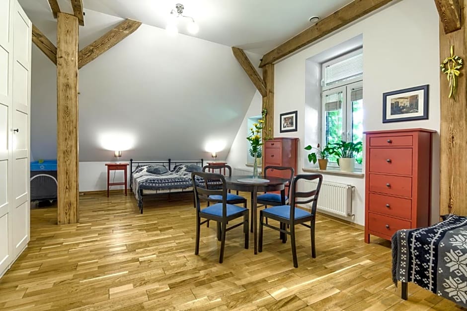 Stara Szkola Trzcin 20