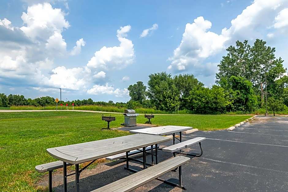 Comfort Inn & Suites Chesterfield - St. Louis