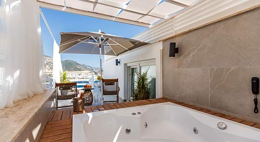 Kalkan Saray Suites Hotel