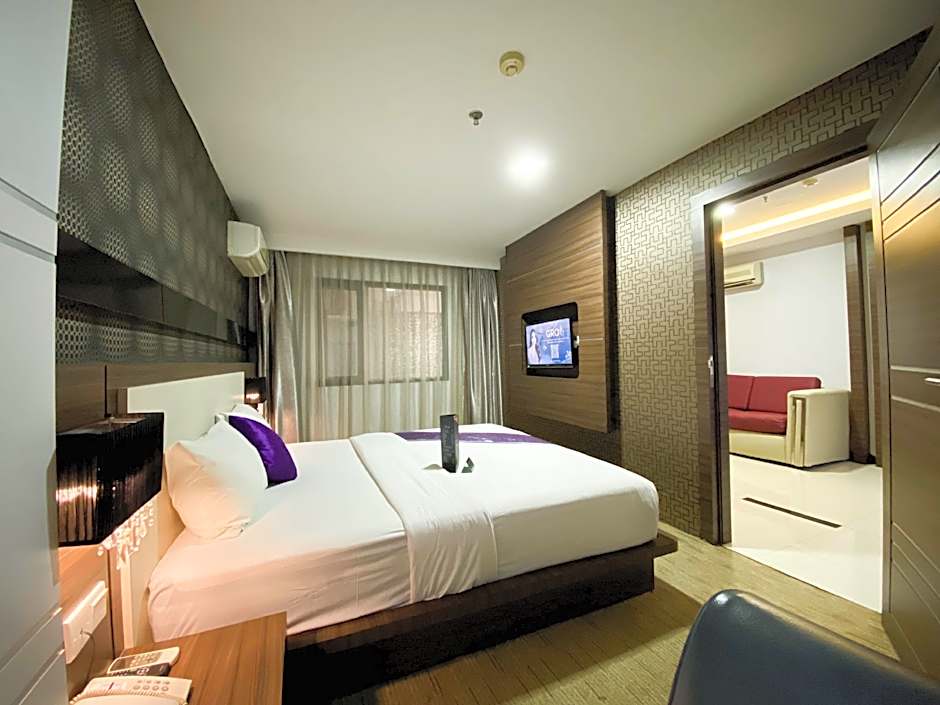 Photo 1 of 12 of Executive Suite