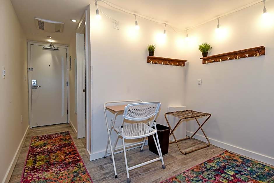 Highroad Hostel DC