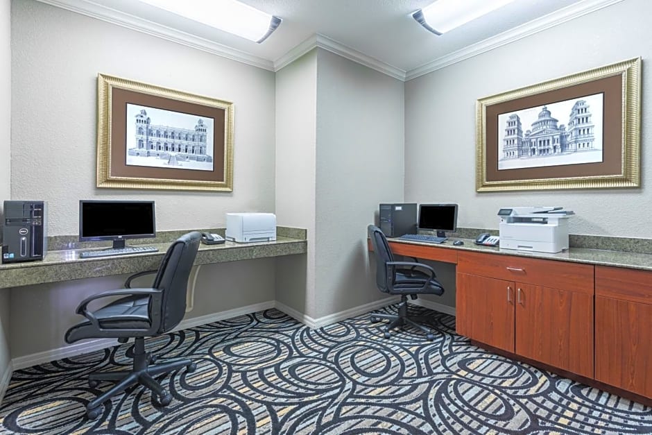Holiday Inn Express Hotel and Suites Lake Charles, an IHG Hotel