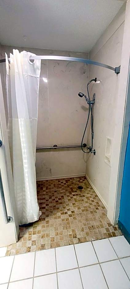 Best Price Motel & Suites