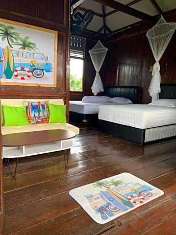 Arya's Surf Camp Cimaja