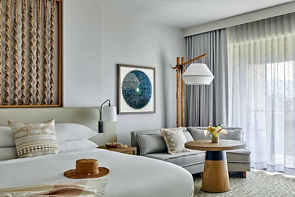 Photo 1 of 6 of 1 King Bed, Partial Ocean View