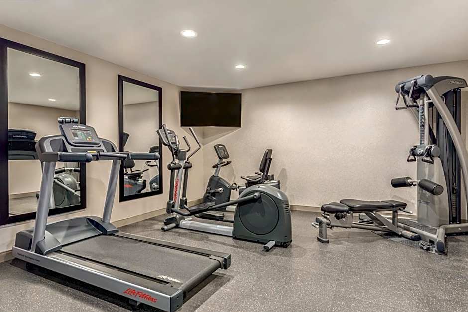 Country Inn & Suites by Radisson, Erie, PA