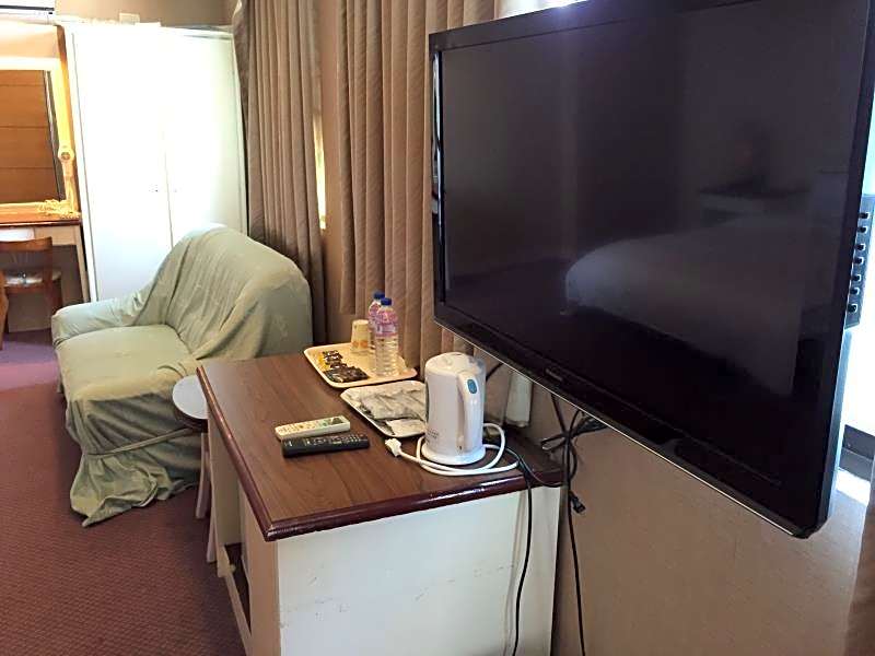 Zaw Jung Business Hotel