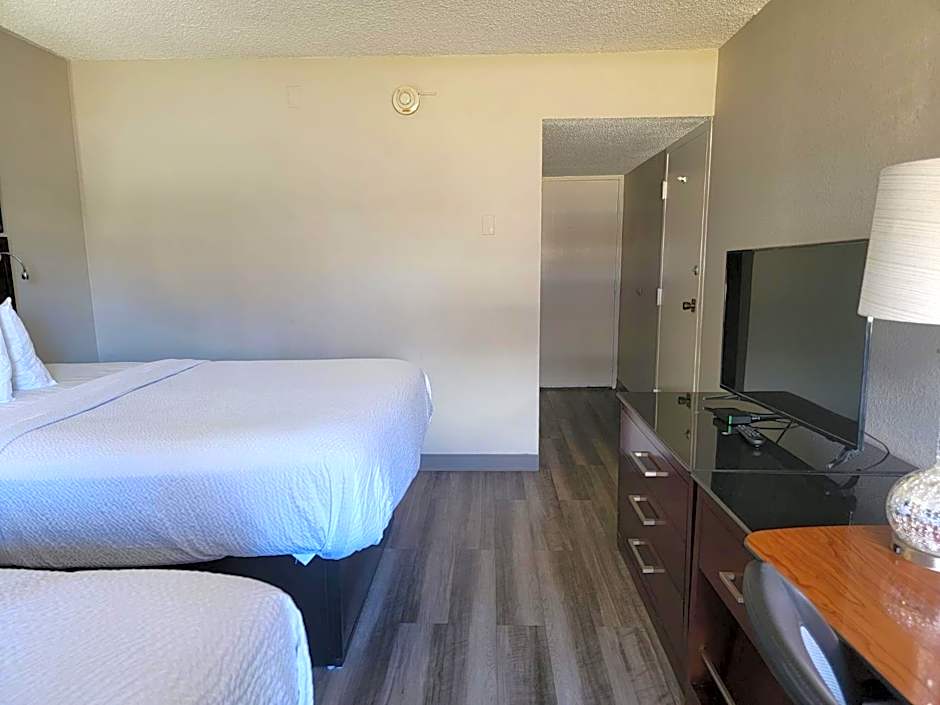 Executive Inn & Suites