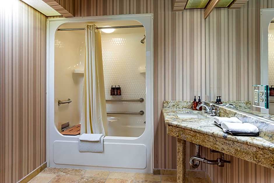 Traditions Hotel & Spa Johnson City - Binghamton, an Ascend Collection Hotel