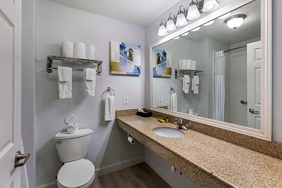 Best Western Plus MidAmerica Hotel