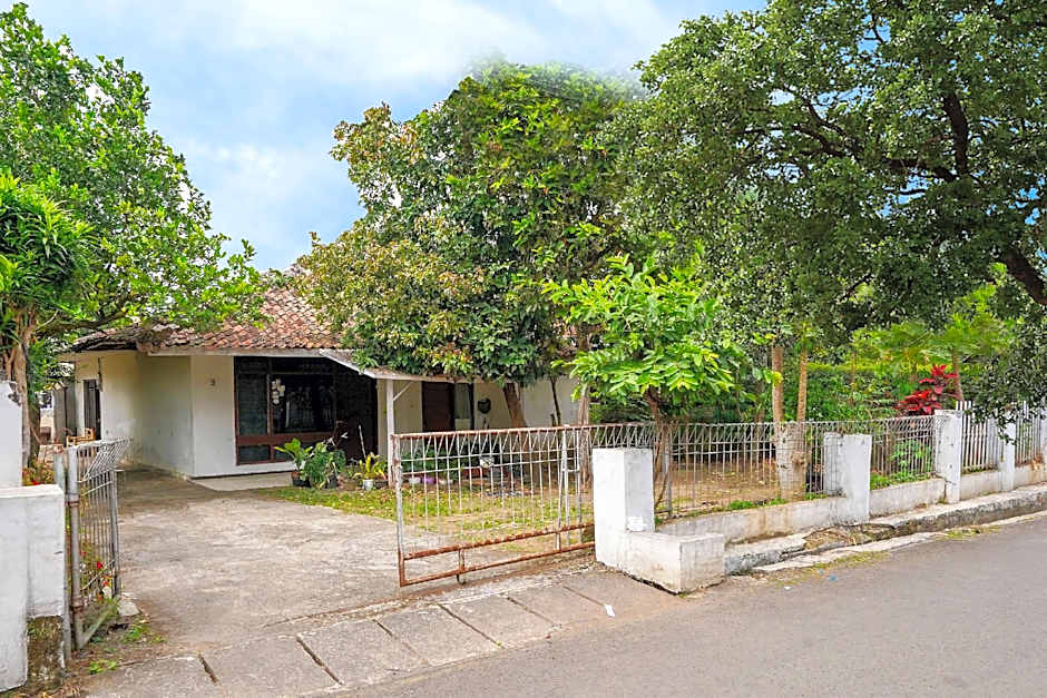 SPOT ON 91638 Anna Homestay Syariah