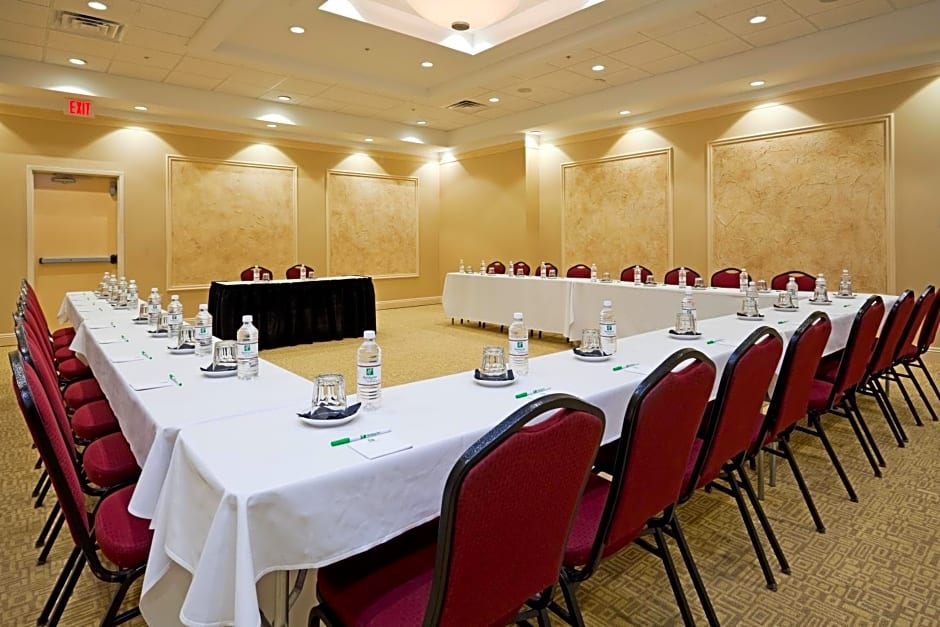 Holiday Inn Baton Rouge College Drive I-10, an IHG Hotel