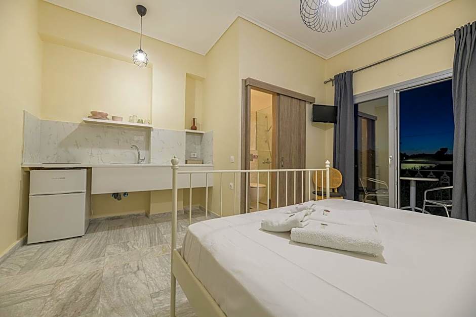 Denise Studios and Apartments