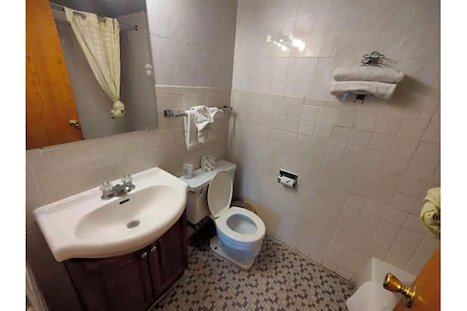 OYO Hotel Edgebrook Chicago North Shore