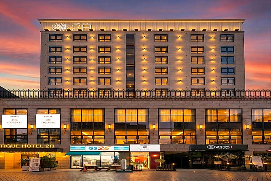 Hotel February Dong Seong Ro