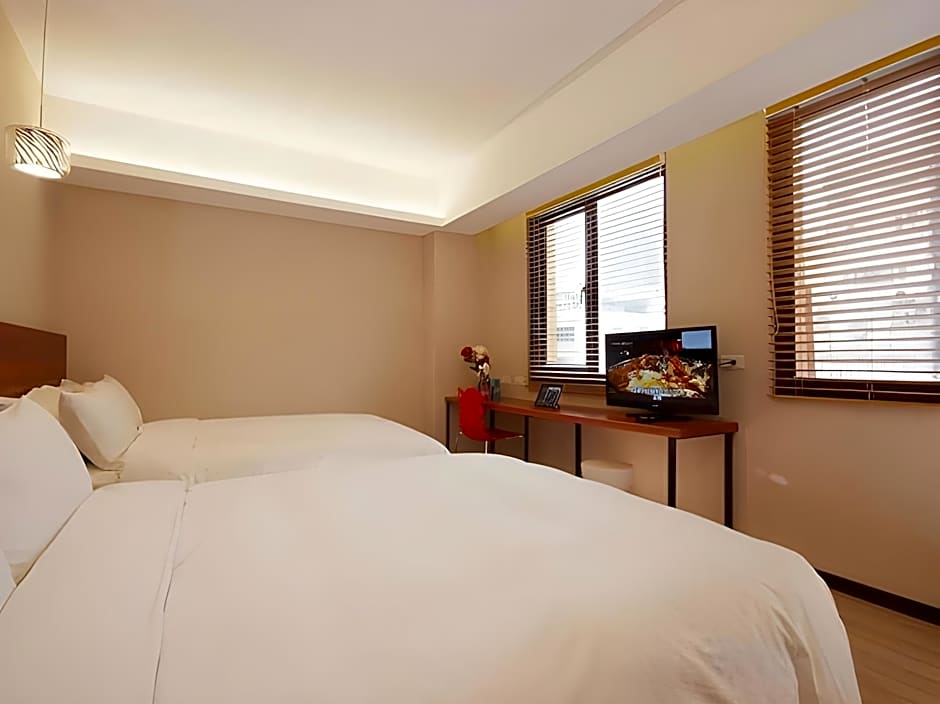 CHECK inn Express Taipei Station