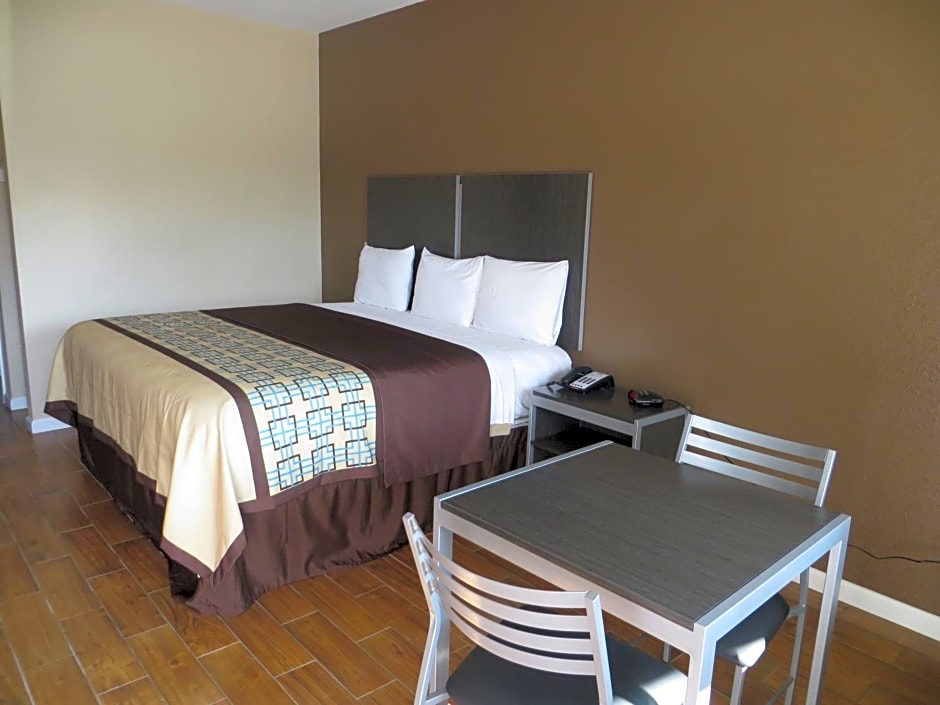 Scottish Inn & Suites Baytown