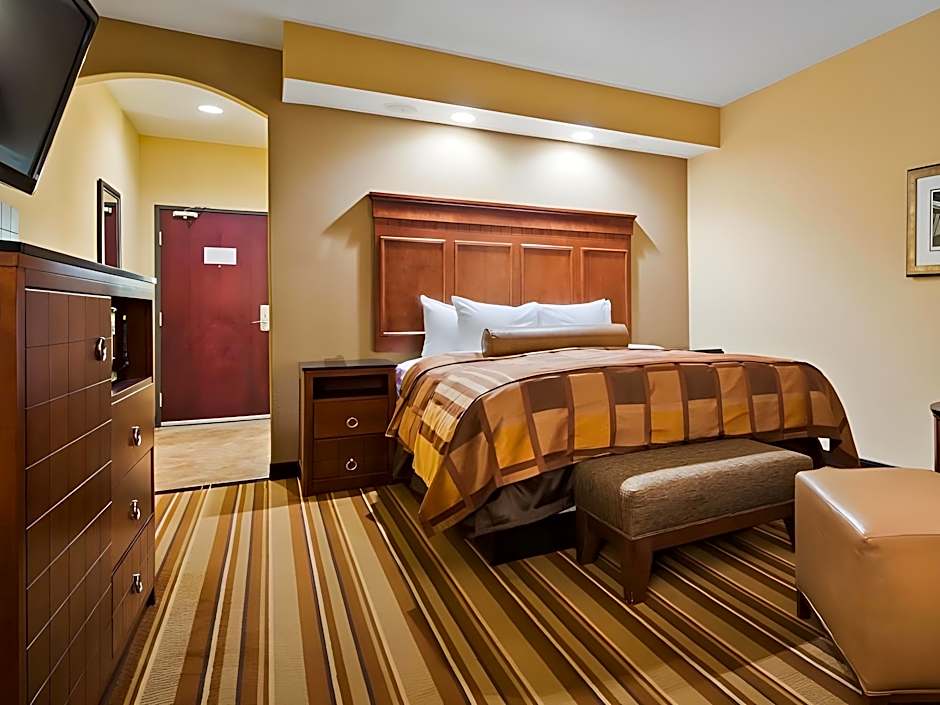 Best Western Plus KC Speedway Inn & Suites