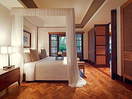 One-Bedroom Deluxe Suite Ocean View