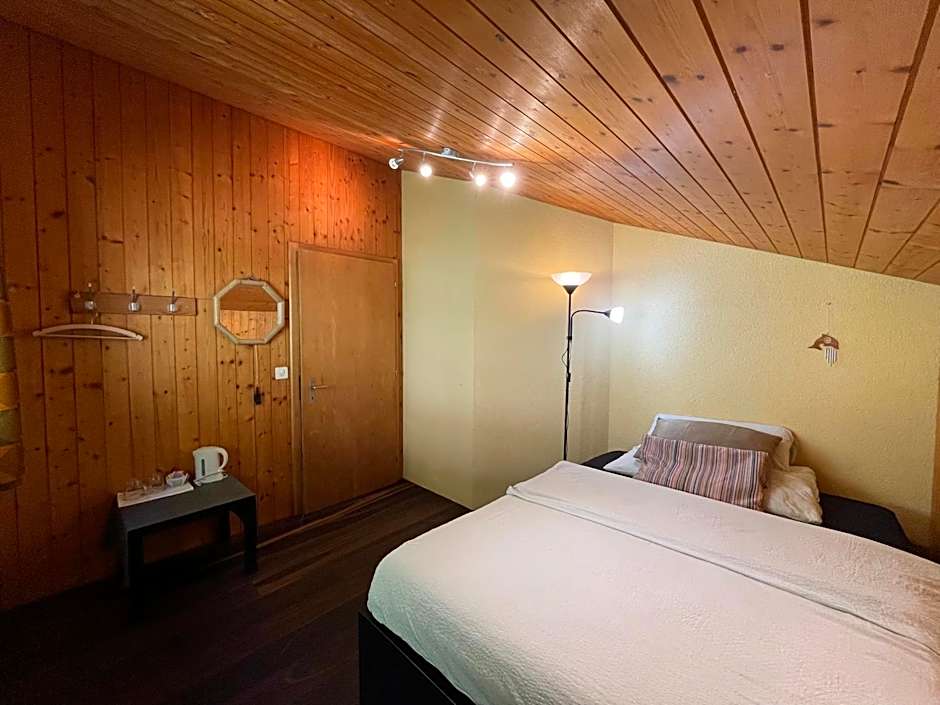 Einzelzimmer im Chalet Milital