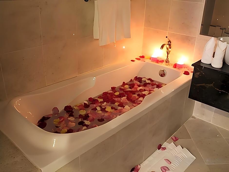 Saraya Palace Hotel by Acron