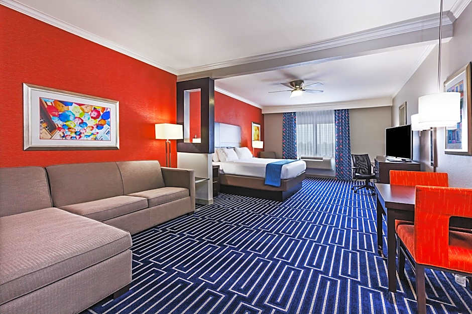 Holiday Inn Express & Suites Houston East, by IHG