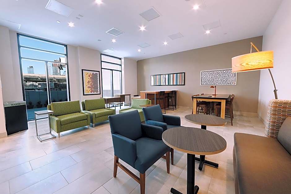 Holiday Inn Express Long Island City E New York By IHG