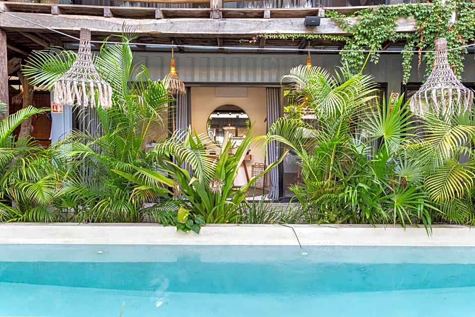Meteora Stay & Coffeehouse Tulum