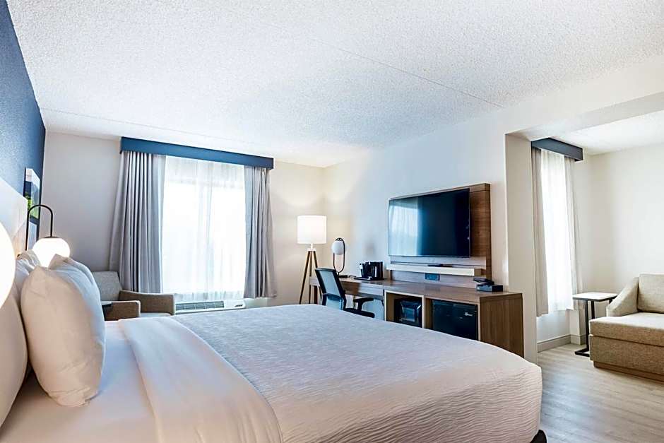 La Quinta Inn & Suites by Wyndham Danbury