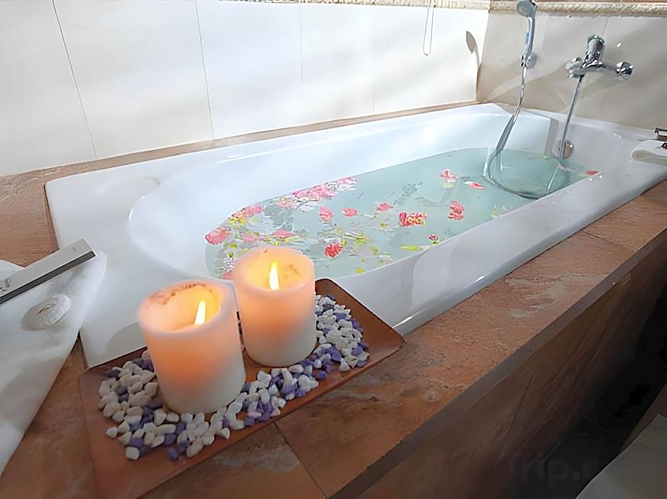 Seasons Riverside Hotel