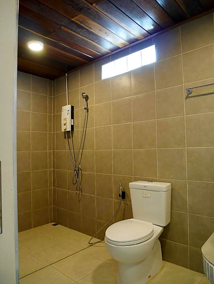 The Noi Guesthouse and Restaurant