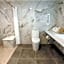 Travelodge Hotel & Convention Center by Wyndham Quebec City