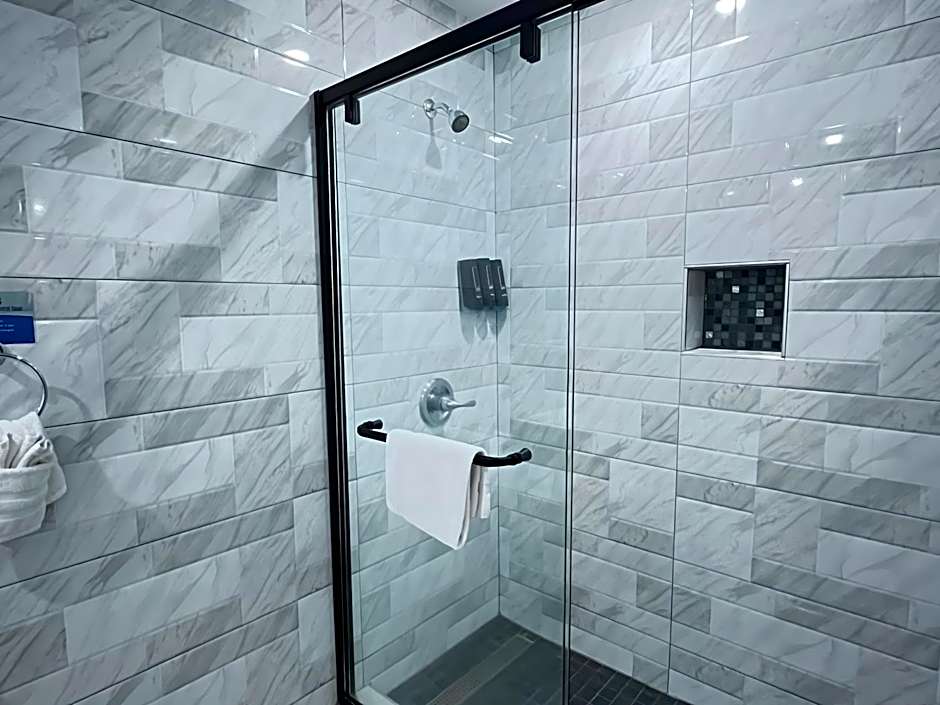 Inn By the Bay Monterey