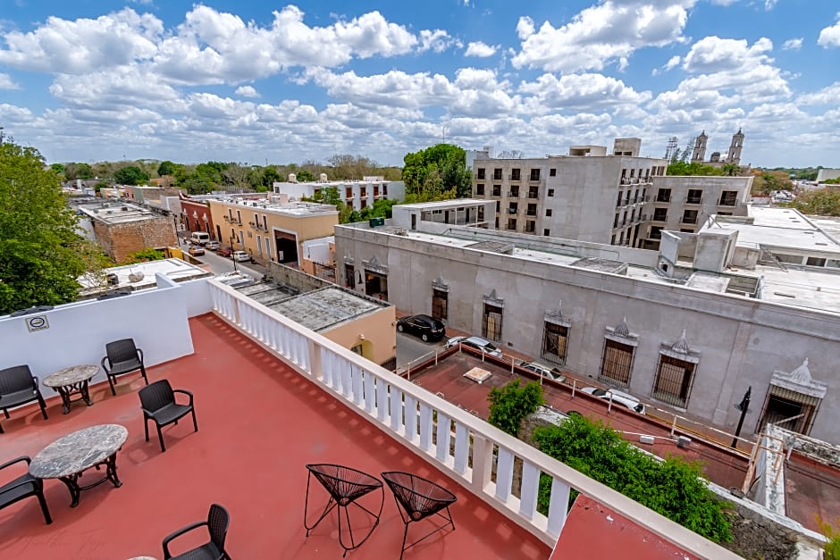 Hotel Colonial Zaci by GuruHotel