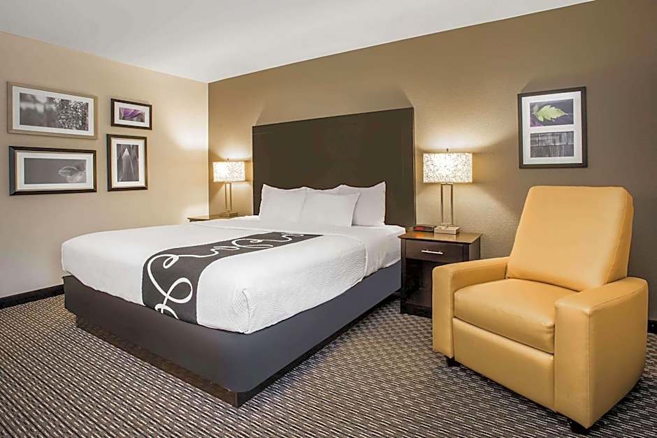 La Quinta Inn & Suites by Wyndham Oshkosh