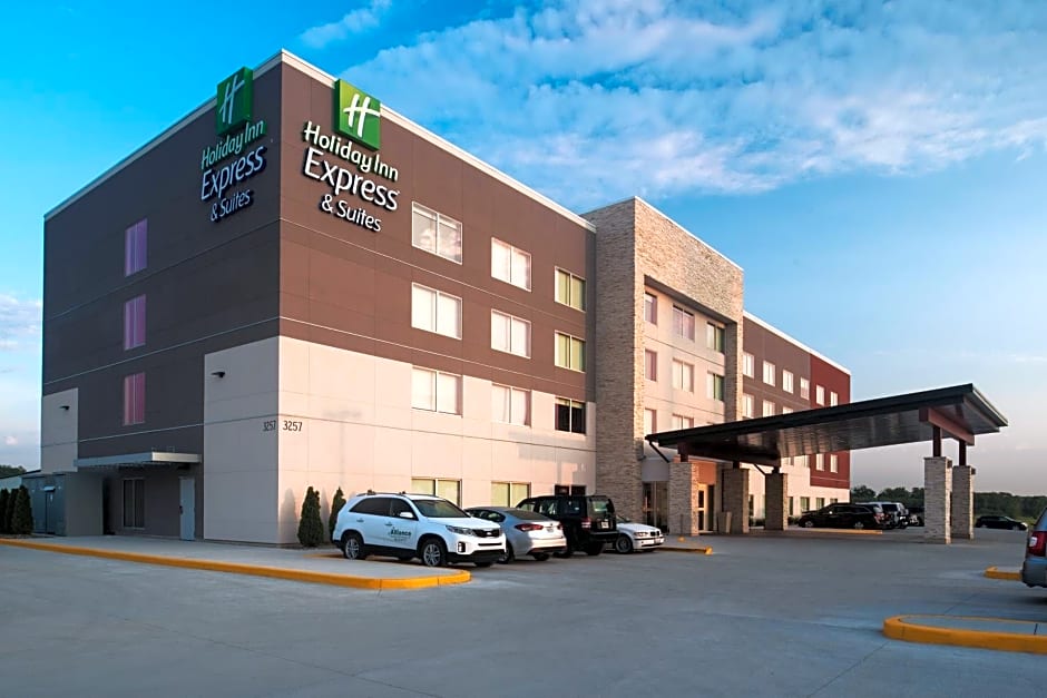 Holiday Inn Express & Suites Kingdom City, an IHG Hotel