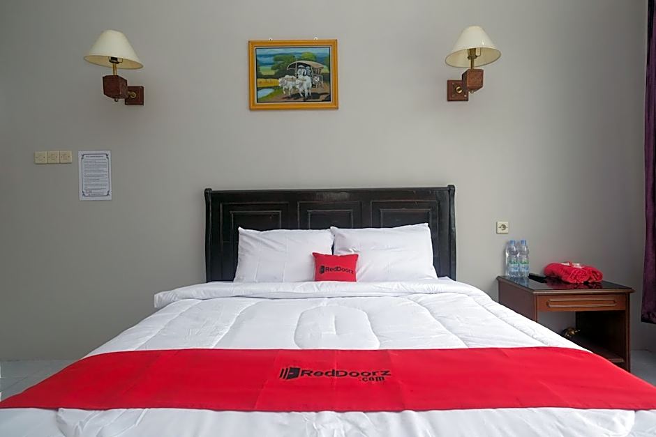 RedDoorz at Jalan Dieng 3