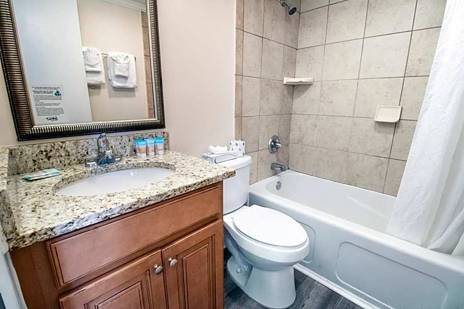 Oceanfront Litchfield Inn