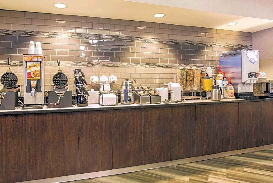 La Quinta Inn & Suites by Wyndham Las Vegas Summerlin Tech