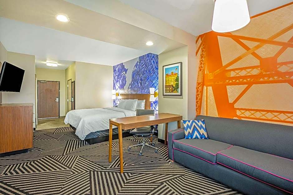 La Quinta Inn & Suites by Wyndham Waco Downtown - Baylor