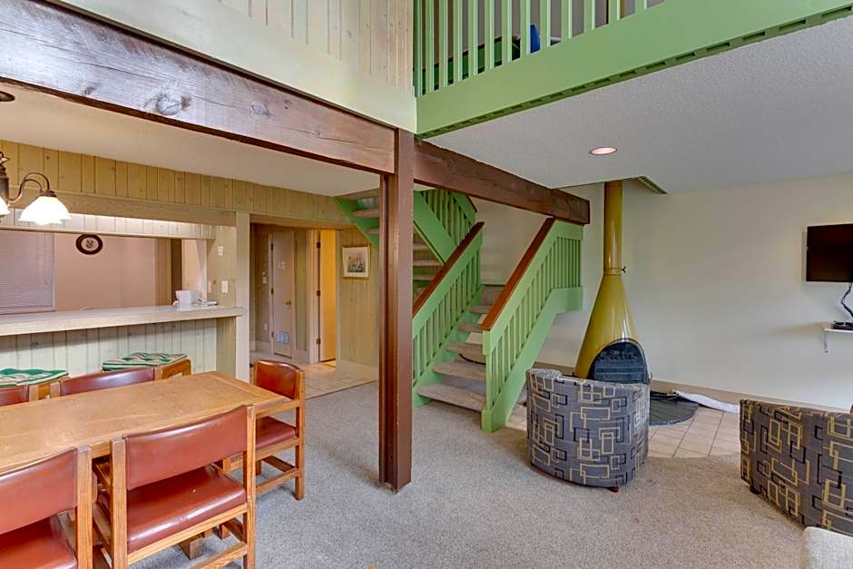 Stony Court at Bryce Mountain