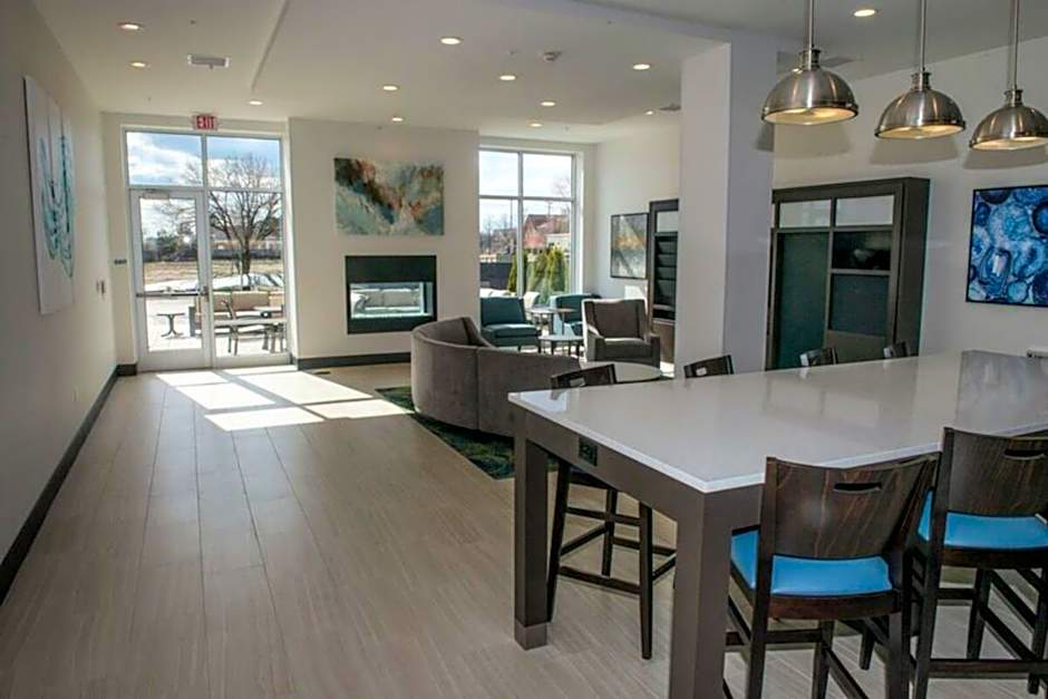 Holiday Inn & Suites Farmington Hills - Detroit NW, an IHG Hotel By IHG