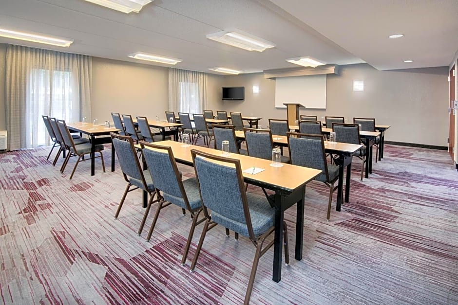 Courtyard by Marriott Savannah Midtown