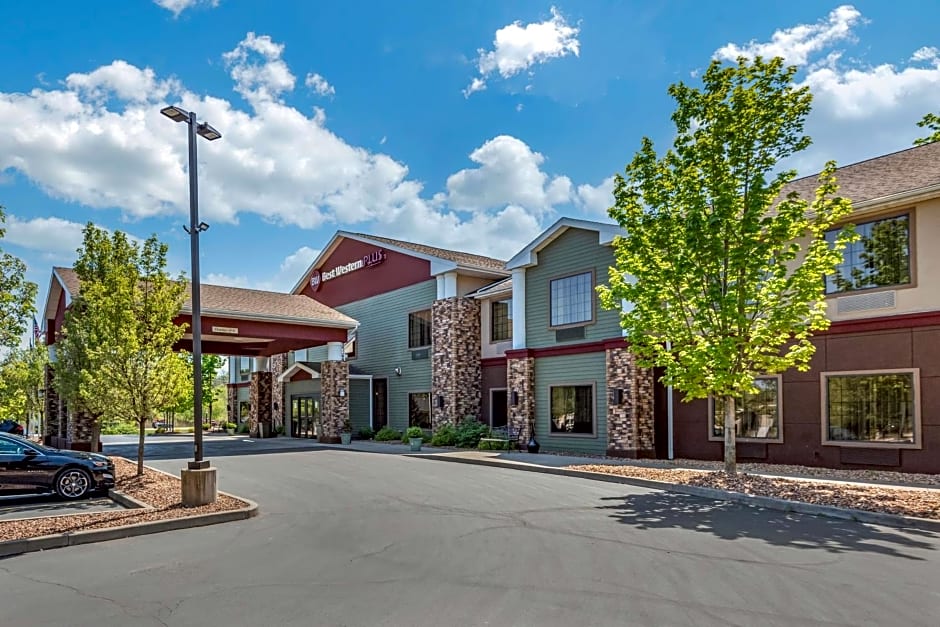 Best Western Plus Victor Inn & Suites