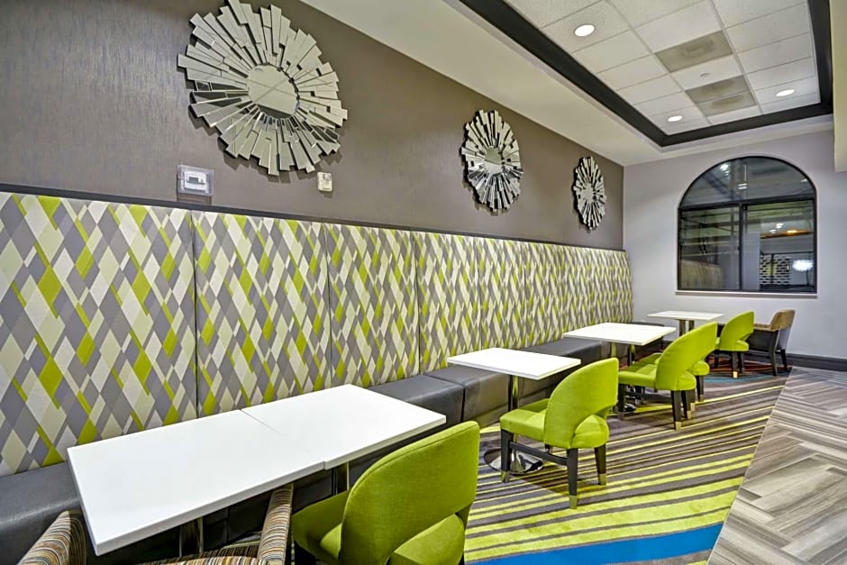 Hampton Inn By Hilton & Suites Los Angeles Burbank Airport