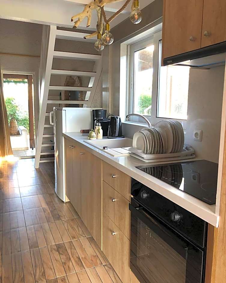 Elefteria Apts & Suites