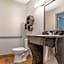 HomeTowne Studios by Red Roof Montgomery - Midtown