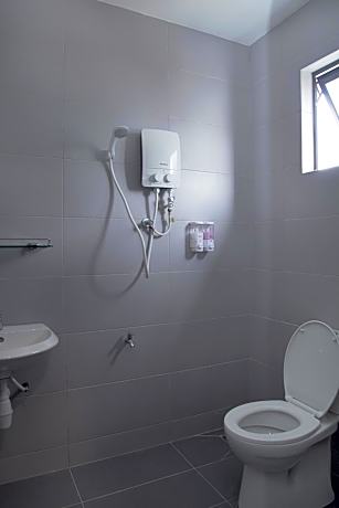 Twin Room with Private Bathroom
