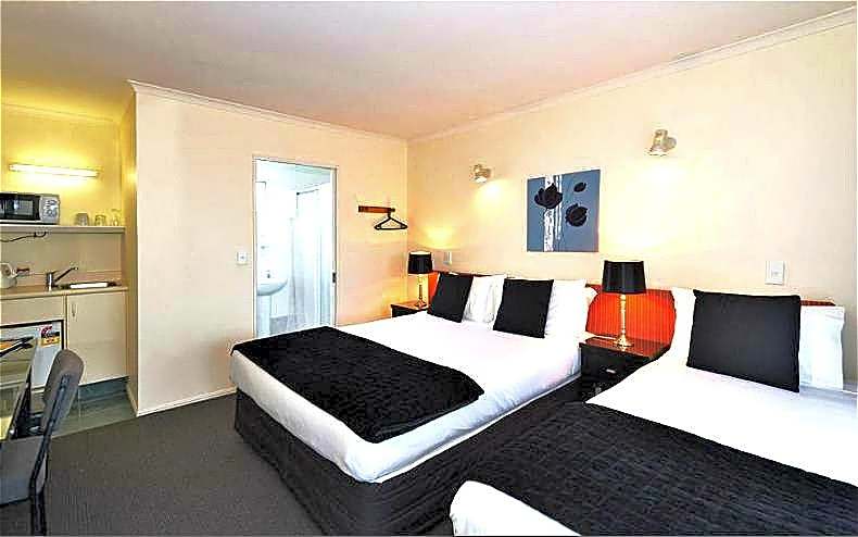 Accolade Lodge Motel