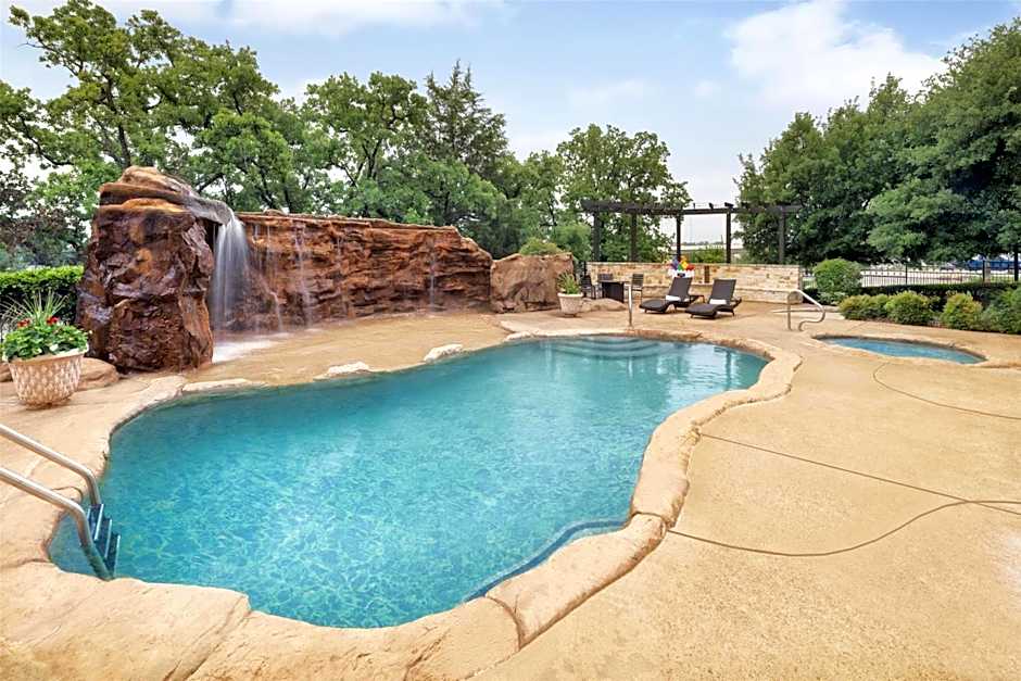 Best Western Premier Crown Chase Inn & Suites